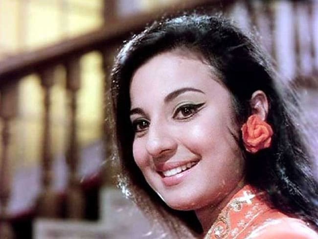 जब तनुजा ने सबके सामने इस सुपरस्टार को लगाई थी डांट, एक बार में ही दूर हो गई थी एक्टर की टेंशन