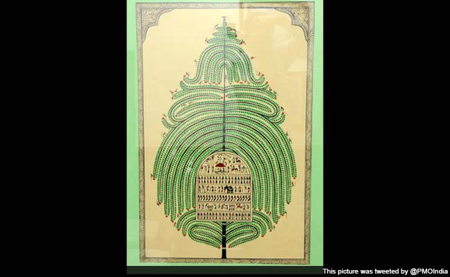 PM Narendra Modi Gifts 'Tree of Life' Painting to French President Francois Hollande