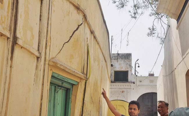 Schools Closed for 2 Days After Fresh Tremors in Uttar Pradesh; Toll Rises to 14