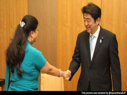 Rajasthan Chief Minister Vasundhara Raje Meets Japanese Prime Minister Shinzo Abe Rajasthan Chief Minister Vasundhara Raje Meets Japanese Prime Minister Shinzo Abe