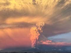 Spectacular Time-Lapse Footage Captures Chile's Calbuco Volcano Erupting
