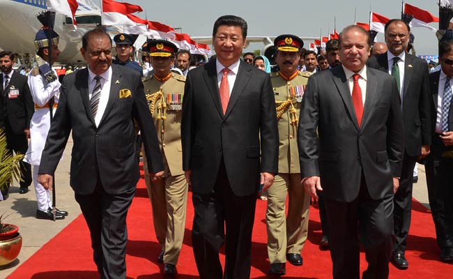 Nawaz Sharif Inaugurates Pakistan's First Solar Power Plant Built With Chinese Investment