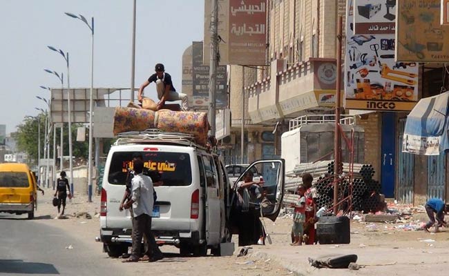 Saudi-Led Coalition Bombards Rebels in Yemen's Aden