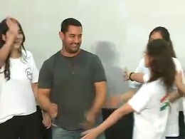 Aamir Khan <i>Machaos Dhoom</i> in Beijing, Dances With Fans Aamir Khan <i>Machaos Dhoom</i> in Beijing, Dances With Fans