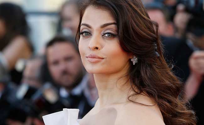 Blog: It's Just a Fashion Review. Keep Calm and Carry On