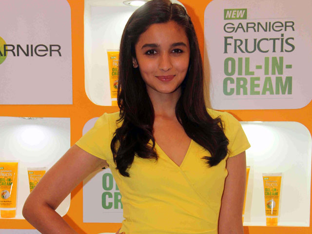 How Does Alia Bhatt Beat The Heat?