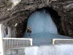 Amarnath Yatra 2022: अमरनाथ गुफा में इस तरह प्रकट होते हैं बाबा बर्फानी, जानें कैसे होता है शिवलिंग का निर्माण