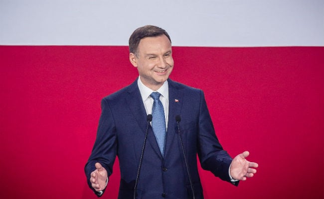 Conservative Newcomer Andrzej Duda Wins Polish Presidential Cliffhanger