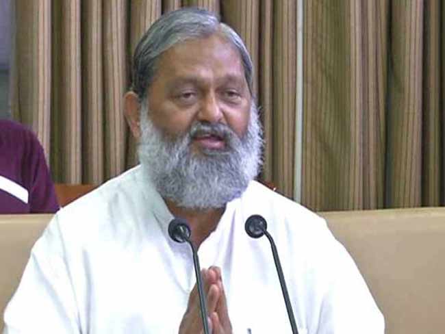 Haryana Health Minister Anil Vij Suspends Doctor During Surprise Visit