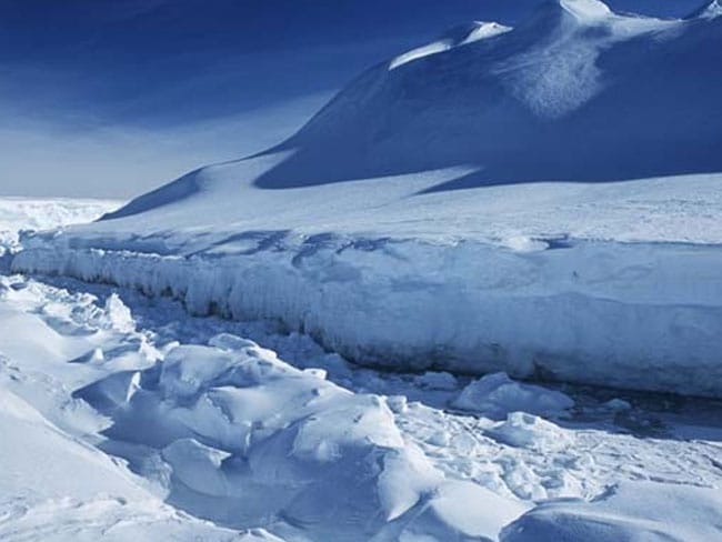 अंटार्कटिका में बर्फ के घटने से पृथ्वी के गुरुत्व क्षेत्र में हो रहा बदलाव : शोध