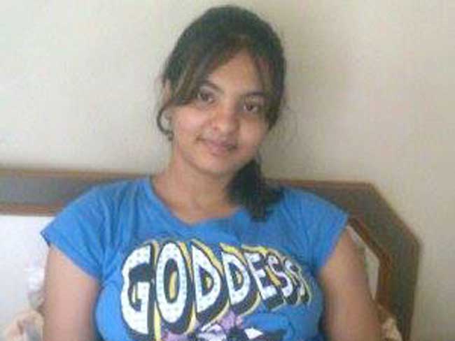 मुंबई : थाने के बाहर कार हादसे में मानवता की मौत, न्याय के लिए अब फेसबुक का सहारा