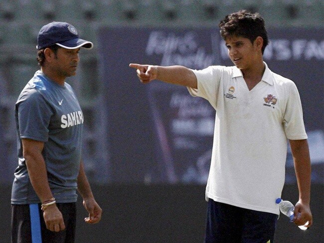 वसीम अकरम ने सचिन के बेटे को सिखाए गेंदबाजी के गुर
