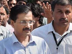 Arvind Kejriwal Gets Congress, Left Support in Feud With Lieutenant Governor
