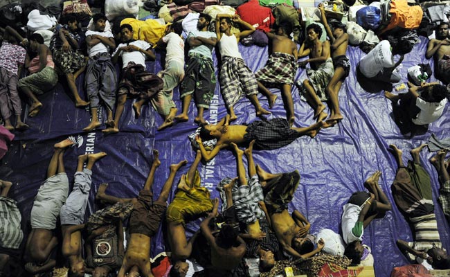 Bangladesh Detains Boat Adrift With 116 Migrants in Bay of Bengal