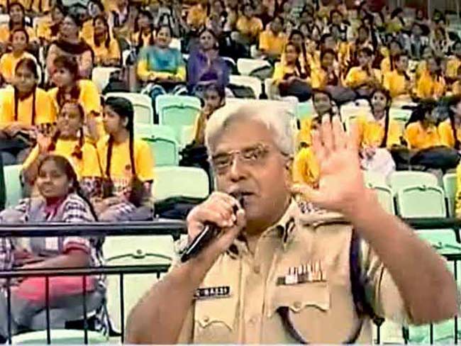 दिल्ली पुलिस कमिश्नर बीएस बस्सी आज करेंगे मुख्यमंत्री अरविंद केजरीवाल से मुलाकात