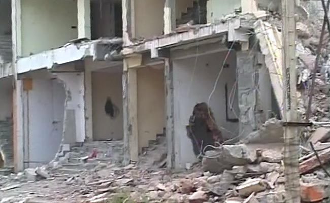 Bengaluru's Lake Bed Homes Get Temporary Reprieve From Bulldozers