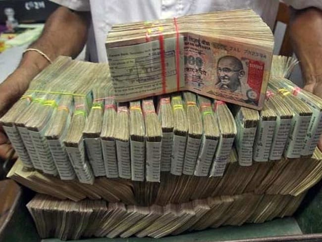 Police Find Rs 10 Lakh in Cash in Abandoned Bag in Andhra Minister's Home