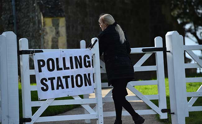 Scarred By Election Flop, British Pollsters Diverge Over Brexit