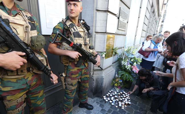 Hundreds Pay Tribute to Brussels Jewish Museum Dead