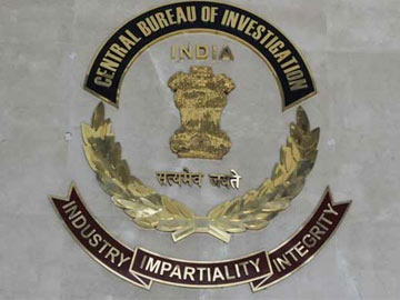 सीबीआई ने पूर्व नौकरशाह के खिलाफ कथित तौर पर 10 लाख डॉलर रिश्वत लेने का केस दर्ज किया