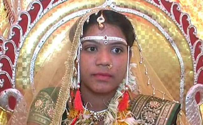 Maharashtra Bride Takes a Toilet as Wedding Gift