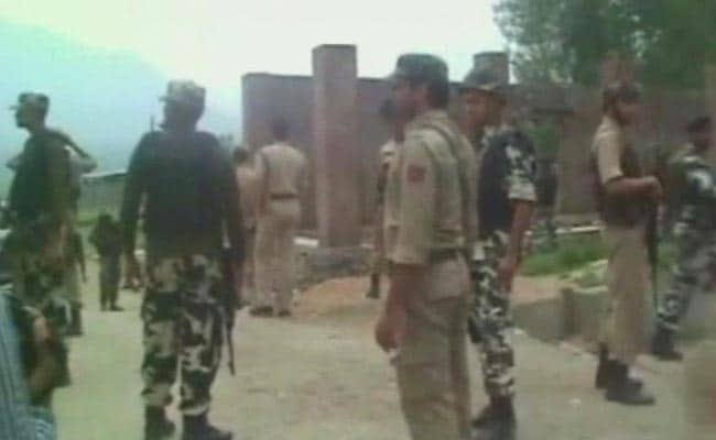 Terrorists Kill 2 CRPF Personnel in South Kashmir, Flee With Their Weapons