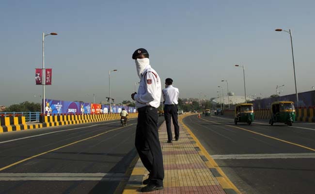 2 Delhi Cops Stopped Biker For Jumping Signal. He Thrashed Them