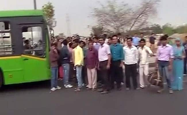 Bus Drivers Call Off Strike After Delhi Government Evokes ESMA