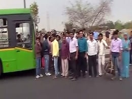 Bus Drivers Call Off Strike After Delhi Government Evokes ESMA Bus Drivers Call Off Strike After Delhi Government Evokes ESMA