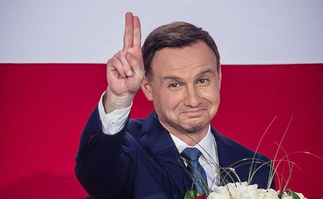 Polish President Bronislaw Komorowski Concedes Election Defeat to Challenger Andrzej Duda