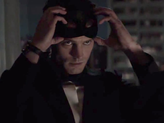 Fifty Shades Darker Teaser: Jamie Dornan Gets Ready for Masquerade Party