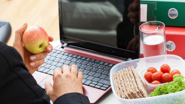 5 Smart Tricks to Stay Fit While at Work