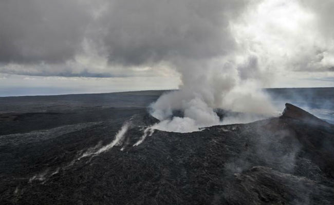 Scientists Watching Hawaii's Kilauea Volcano for New Eruption