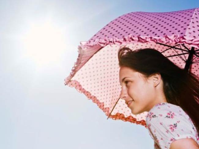 First aid for Heatstroke: लू की चपेट में आ गए हैं तो सबसे पहले करें ये जरूरी काम, जान लें फर्स्ट एड का तरीका