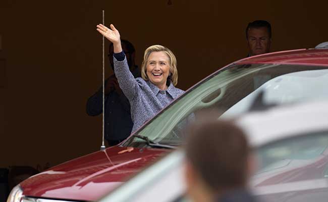Hillary, Bill Clinton Report Total Income of $140 Million Since 2007