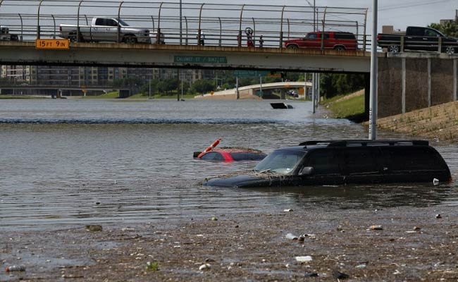 Houston Submerged as Torrential Rain Wreaks Havoc in US, Mexico