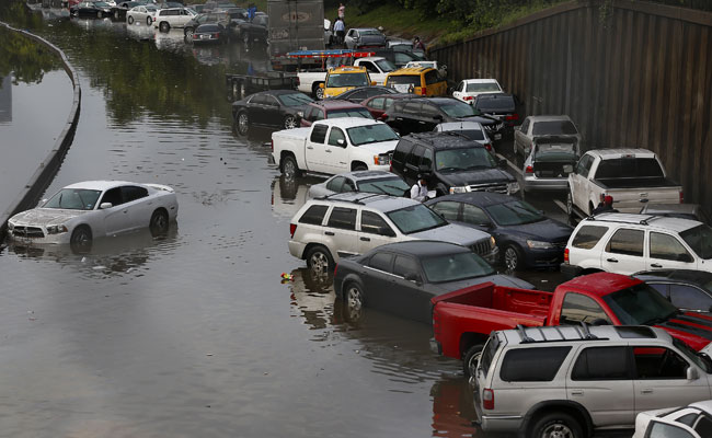 Torrential Rains Kill 8 in Texas, Okhlahoma
