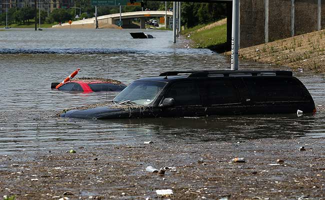Heavy Rains Hit Texas as Number of Deaths Rises from Floods