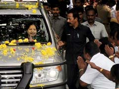 Jayalalithaa to be Sworn In as Tamil Nadu Chief Minister at 11 AM Today