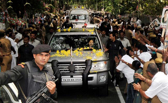 Jayalalithaa to be Sworn In as Tamil Nadu Chief Minister at 11 AM Today