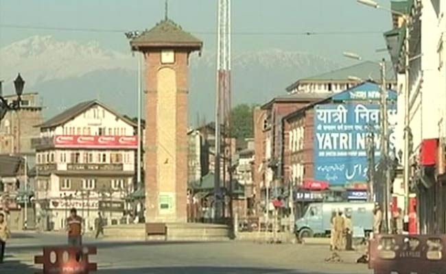 Restrictions in Some Areas of Srinagar Ahead of Hurriyat Rally