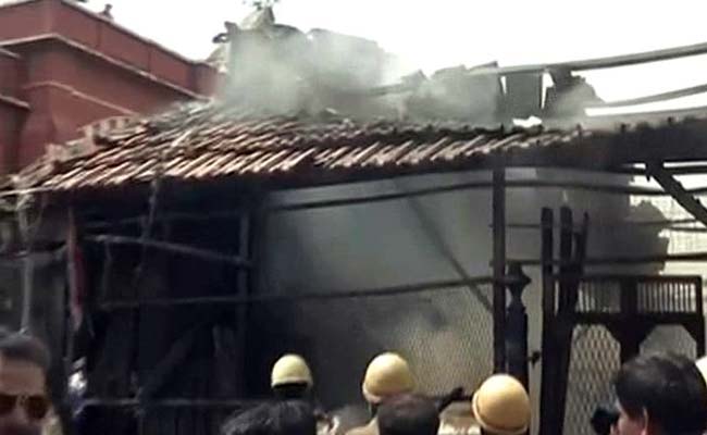 Major Fire at the Fish Bazaar in Kolkata's New Market