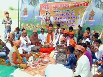 पीएम मोदी के नाम पर अब इलाहाबाद के जलालपुर में बन रहा है मंदिर