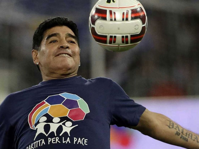 फीफा अधिकारियों की गिरफ्तारी से खुश मैराडोना ने कहा, 'अब सेप ब्लैटर की बारी'