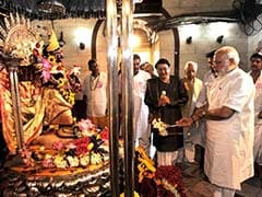 Prime Minister Narendra Modi Prays at Dakshineswar Temple in West Bengal