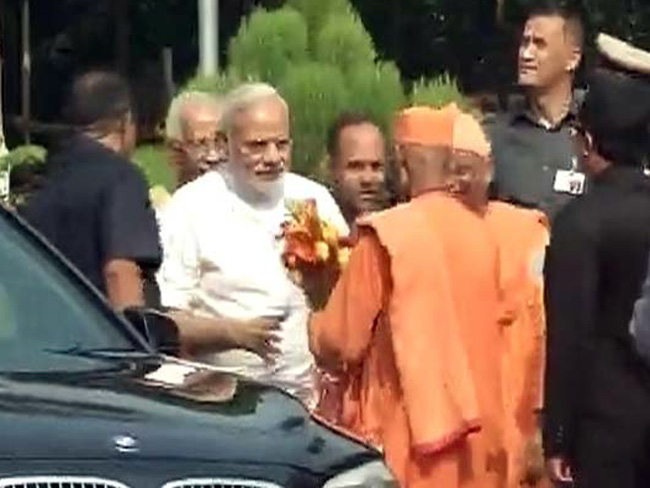 बेलूर मठ में भावुक हो गए पीएम मोदी