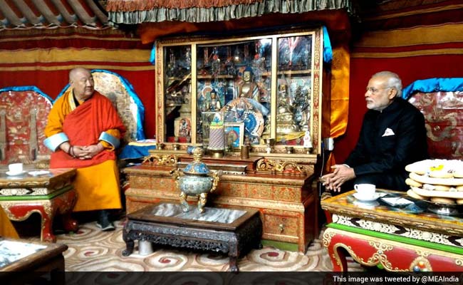 PM Narendra Modi Visits Gandan Monastery in Mongolia