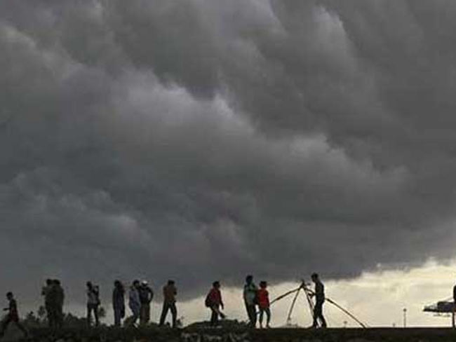 अगले तीन दिनों में उत्तर भारत में हो सकती है बारिश : मौसम विभाग