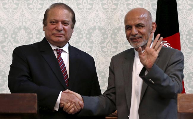 In Afghanistan, Nawaz Sharif Promises Cooperation in Hunt for Militants