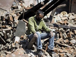 भूकंप के 8 ताजा झटकों से एक बार फिर दहला पड़ोसी देश नेपाल भूकंप के 8 ताजा झटकों से एक बार फिर दहला पड़ोसी देश नेपाल